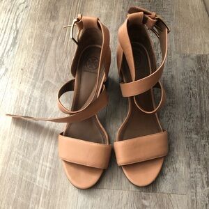 Tory Burch Heels in Tan 9.5